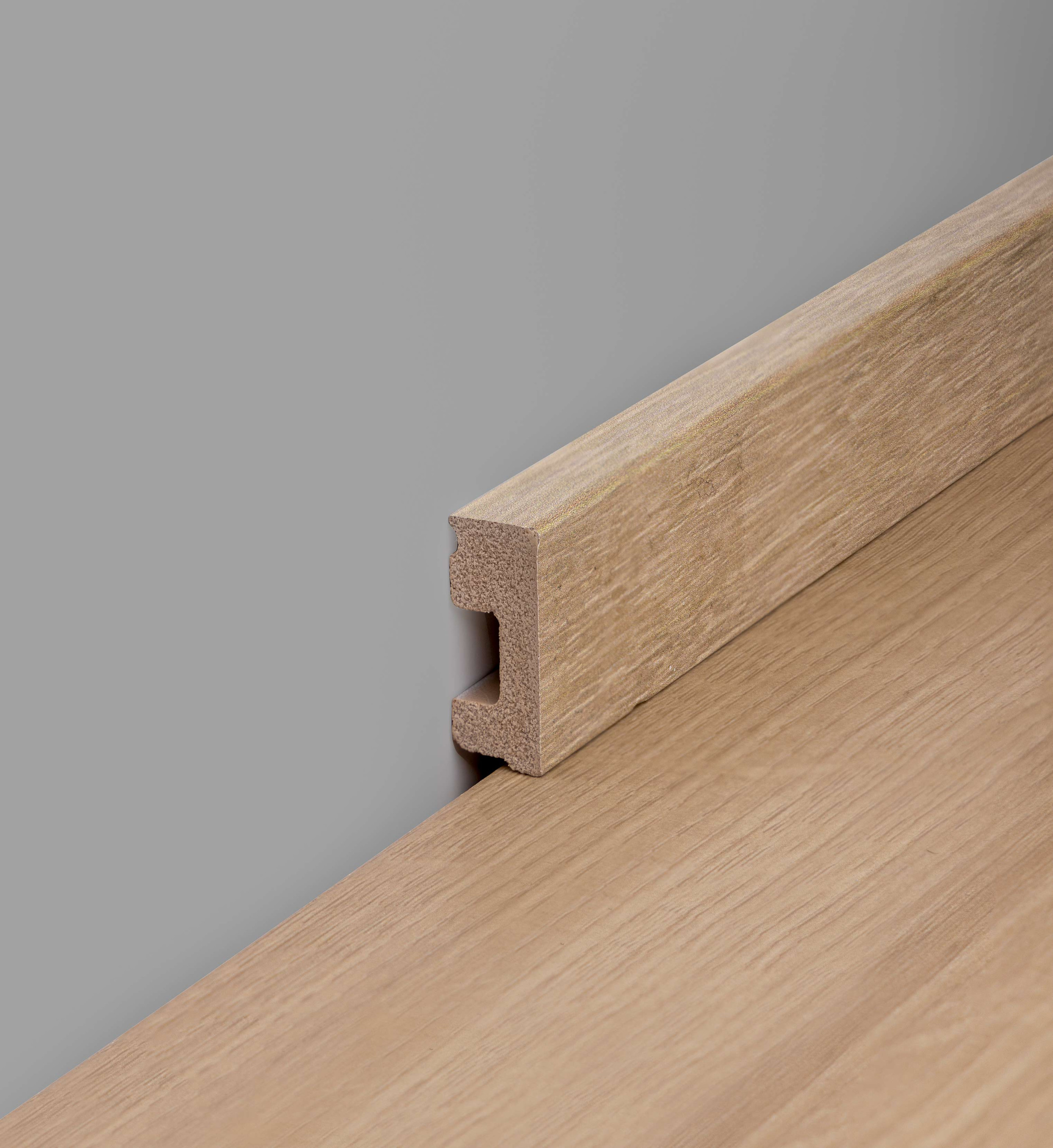 GOLVLIST M38HO VIT EK 15X38X2000MM